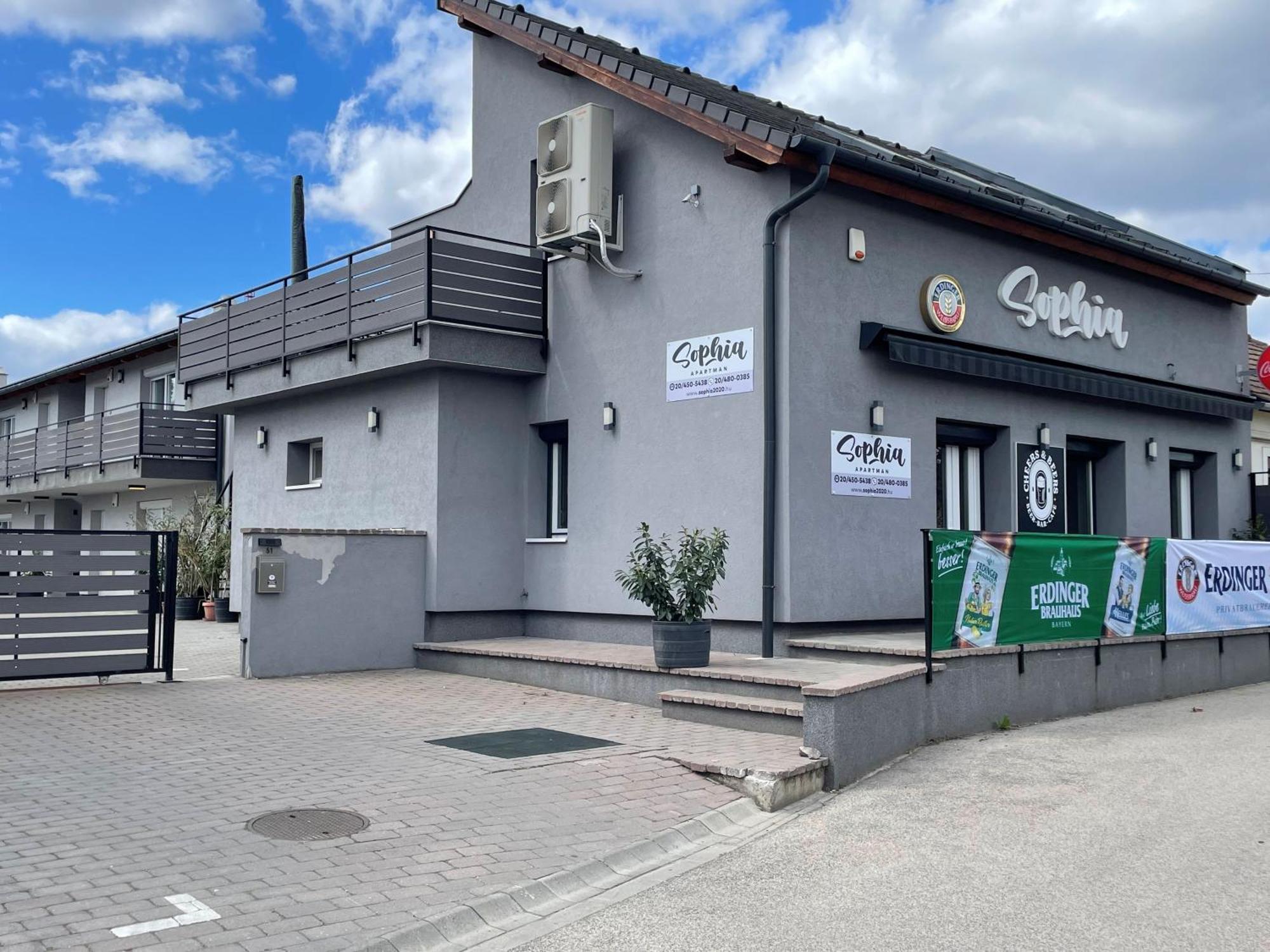 Sophia Apartman Goedoello Zewnętrze zdjęcie