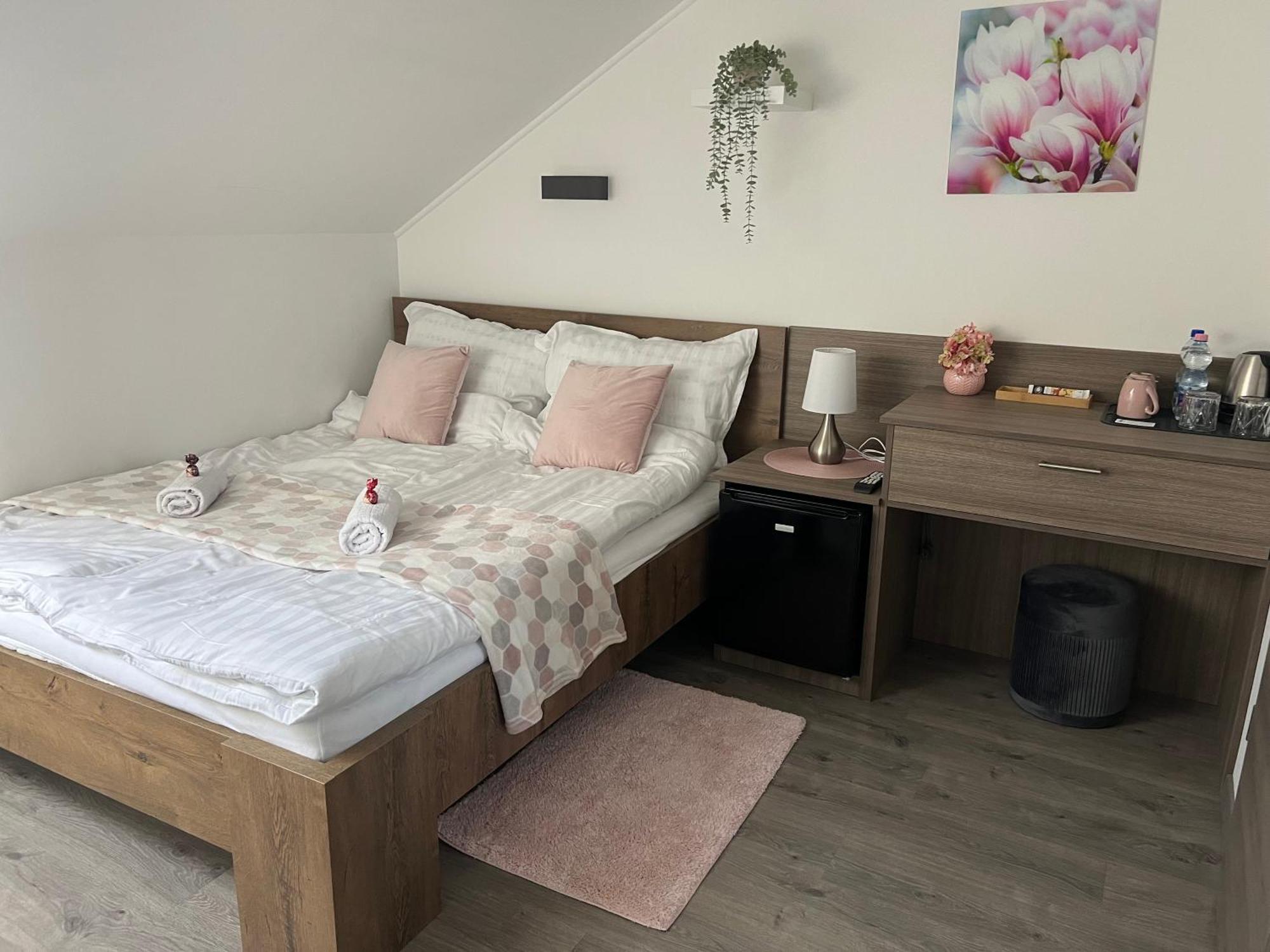 Sophia Apartman Goedoello Zewnętrze zdjęcie